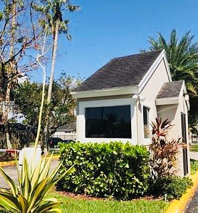 4th image of 5500 NW 101st Ct