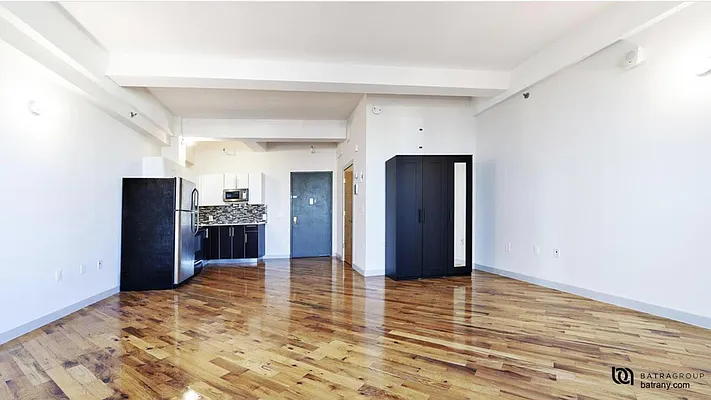 Rented by Batra Group Inc | media 10