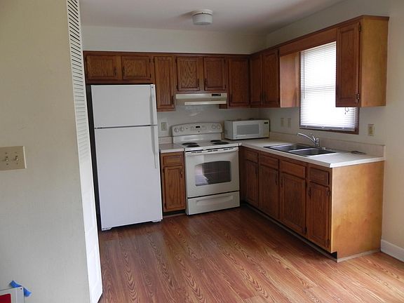 4th image of 532 Brown Ave