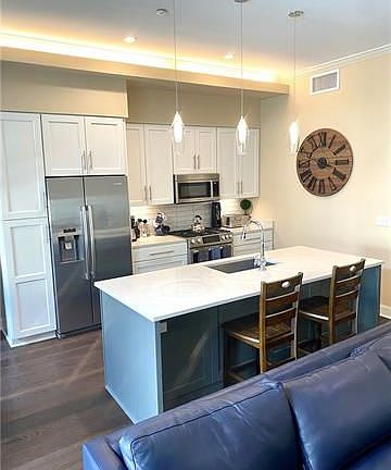 5th image of 731 Saint Charles Ave Unit 507