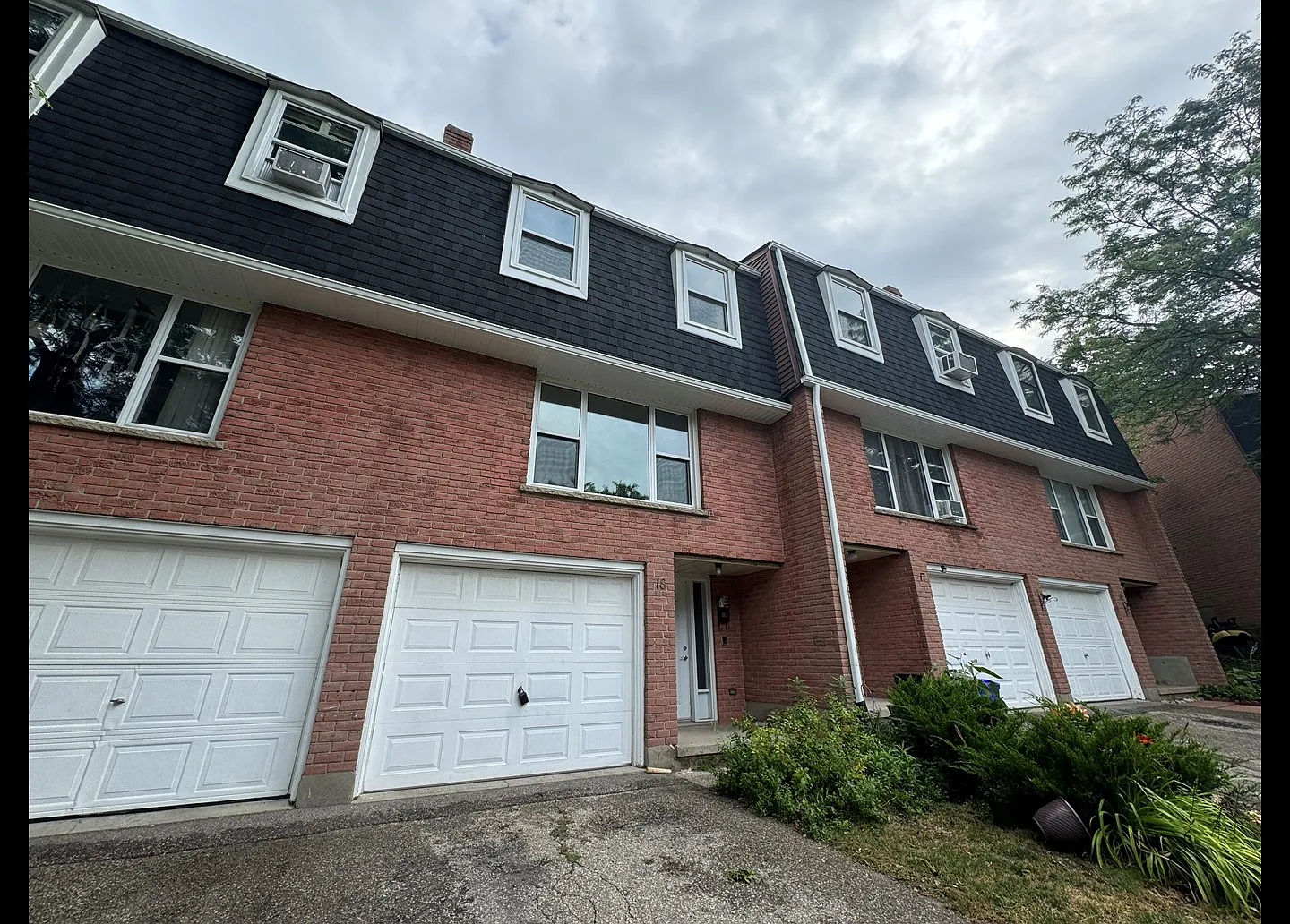 100 Bluevale Street North Waterloo — Photo 1