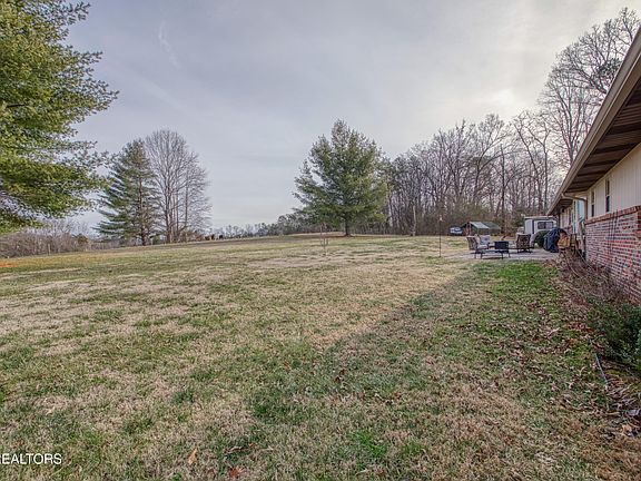 4th image of 1237 Burnett Station Rd