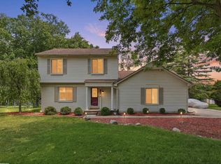 3830 Bristol Dr, Troy, MI 48083