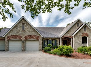 2710 Barnhill Rd, Jefferson City, MO 65109