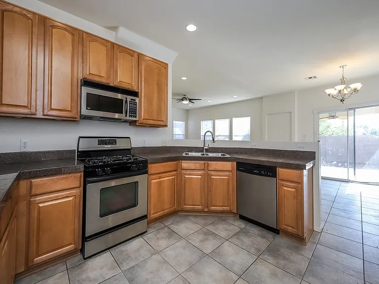 2083 S McConnell Dr — Photo 11