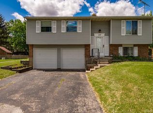 102 Westrock Farm Dr, Englewood, OH 45322