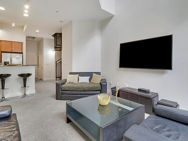 801 S Olive Ave #223 — Photo 7