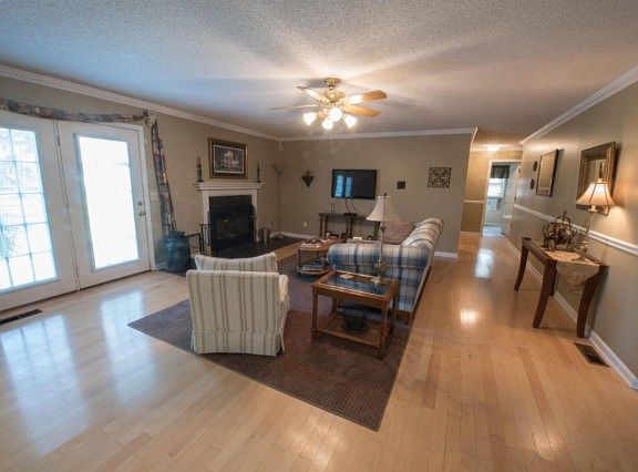 4th image of 2807 Spicewood Ln