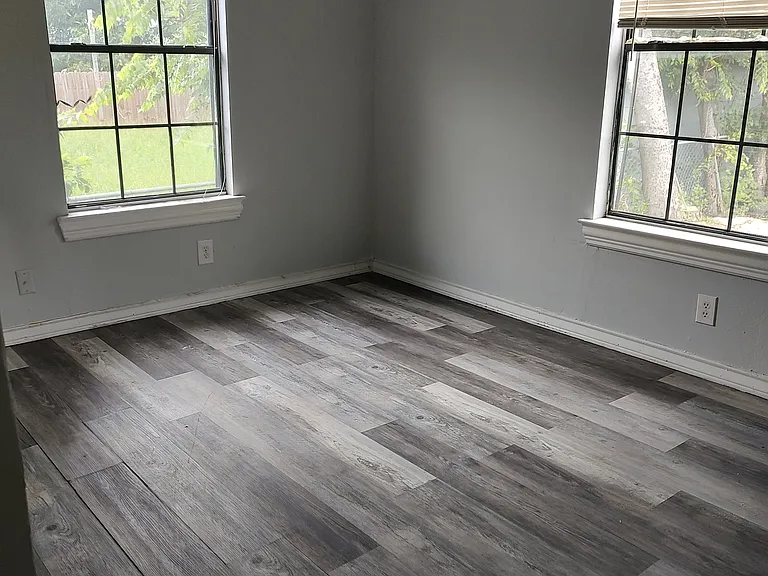 2453 Cincinnati Ave — Photo 6