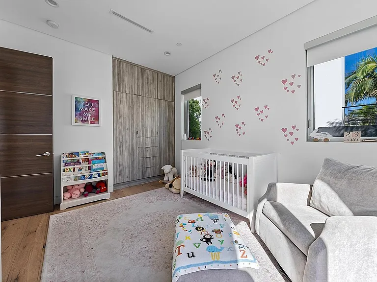 801 N Kilkea Dr — Photo 18