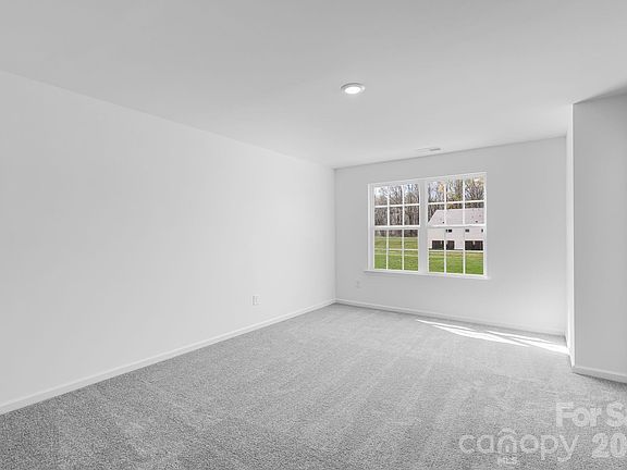 5th image of 708 Sparano Loop #174