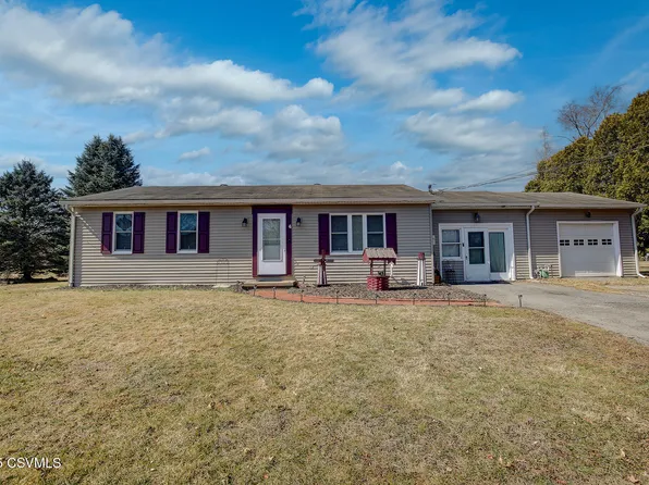 4 Phillips Dr, Selinsgrove, PA 17870