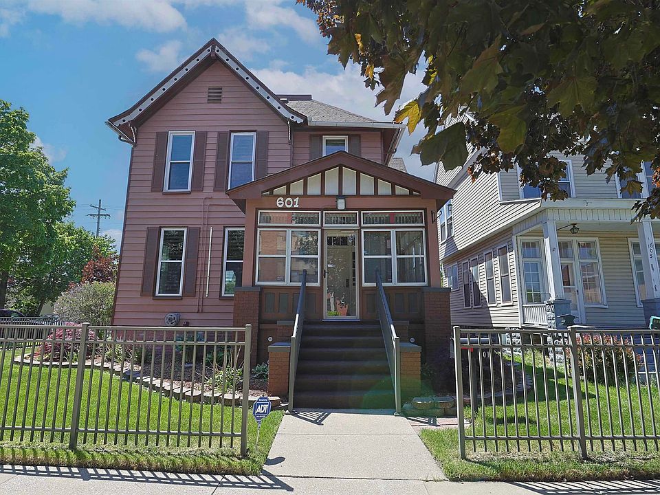 1st image of 601 N Van Buren St