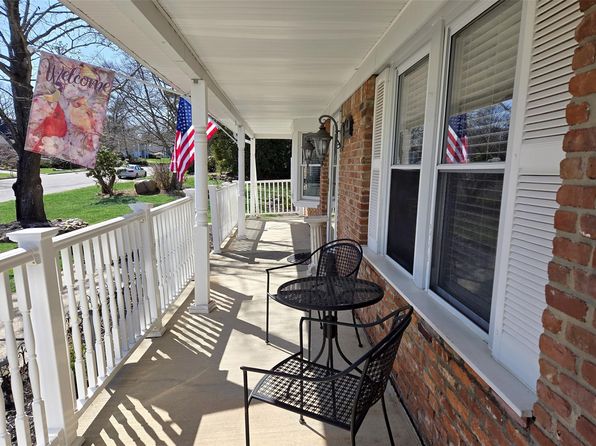 11 Calicotree Lane, Coram, NY 11727