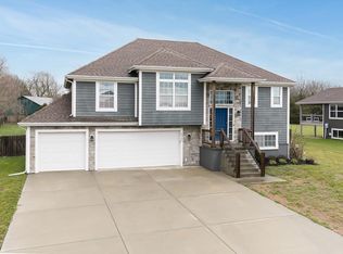 6983 141st St, Basehor, KS 66007