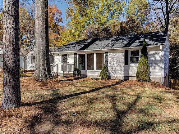 3rd image of 2004 Bluemont Dr