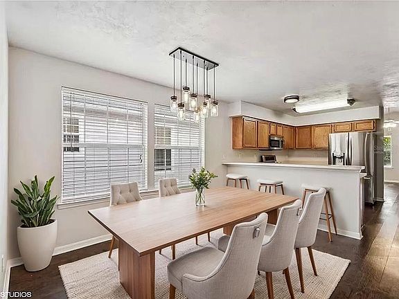 3rd image of 3775 NW 26th St
