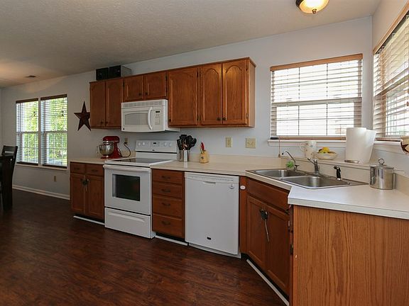 5th image of 3238 Cold Harbor Dr