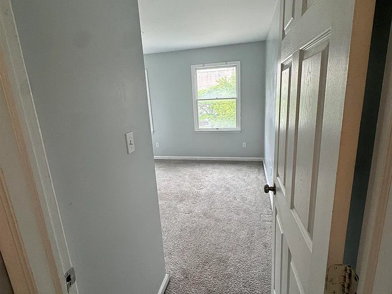 325 N Ohio Ave — Photo 24