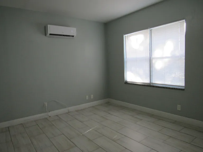 4283 Cocoanut Rd #3 — Photo 2