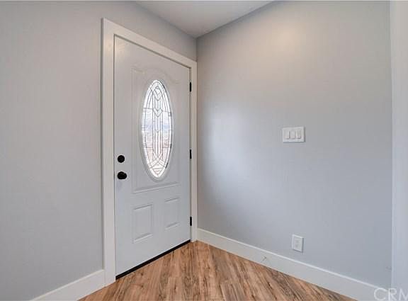 5th image of 221 W Susan Ln