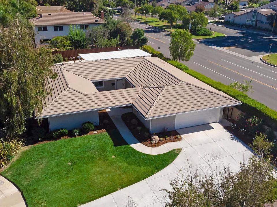 1st image of 32040 Wallington Ct