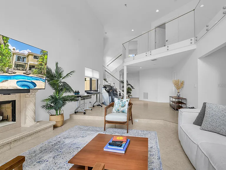 753 Villa Portofino Cir — Photo 3