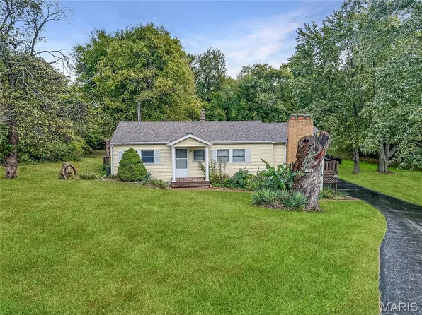 2710 Keebler Rd, Maryville, IL 62062