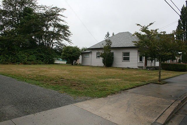1st image of 615 Beach Ave