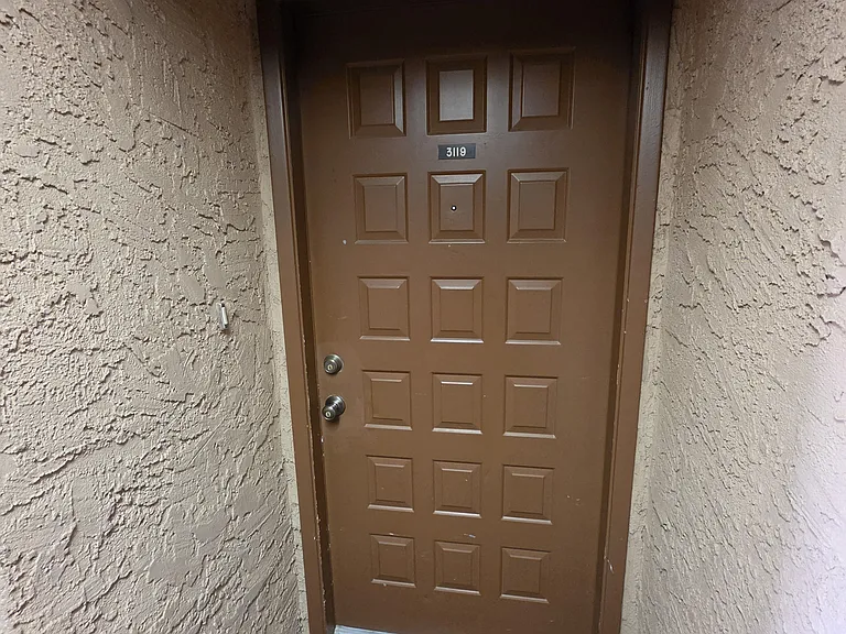 540 N May St #3119 — Photo 3