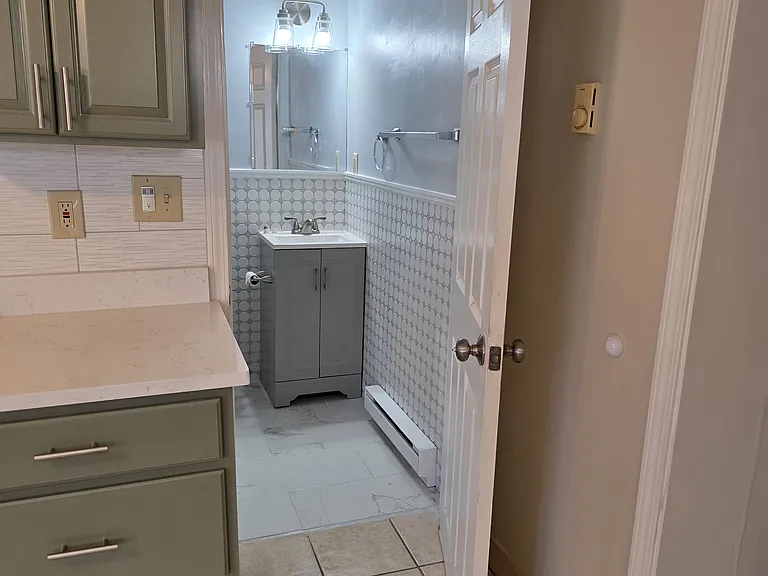 154 Middle St #1 — Photo 2