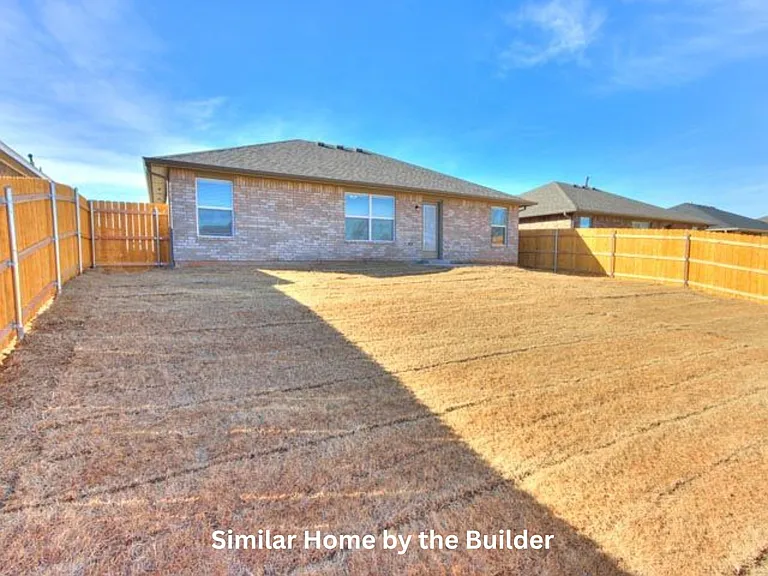 1704 Highland Loop — Photo 37