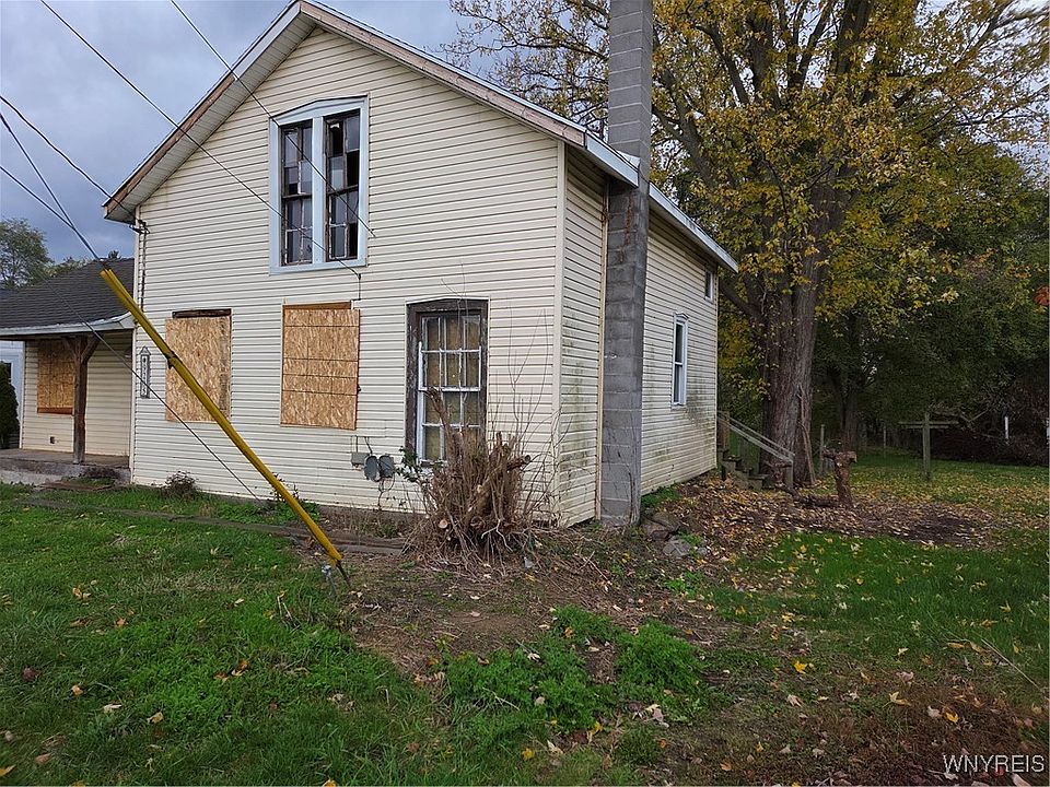 2nd image of 9205 Ridge Rd