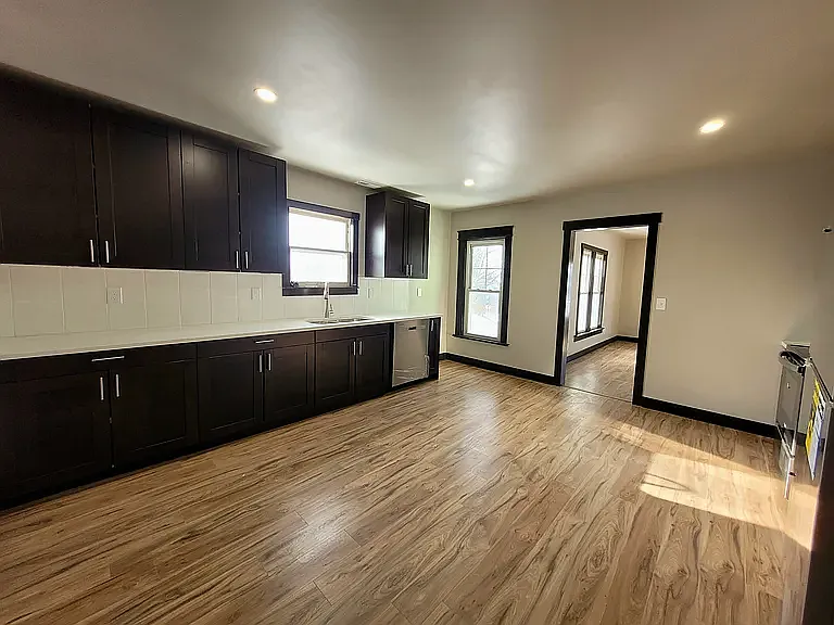 2 bed, 1200 sqft, $1,645 — Photo 3