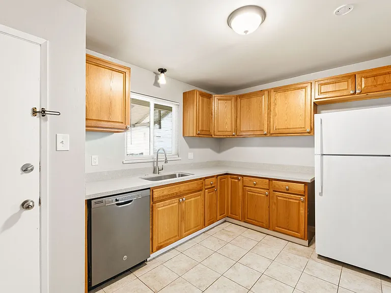 934 Pierce St — Photo 10