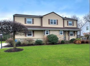 23206 Greenlawn Ave, Beachwood, OH