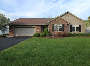 911 Country Creek Dr, Findlay, OH 45840