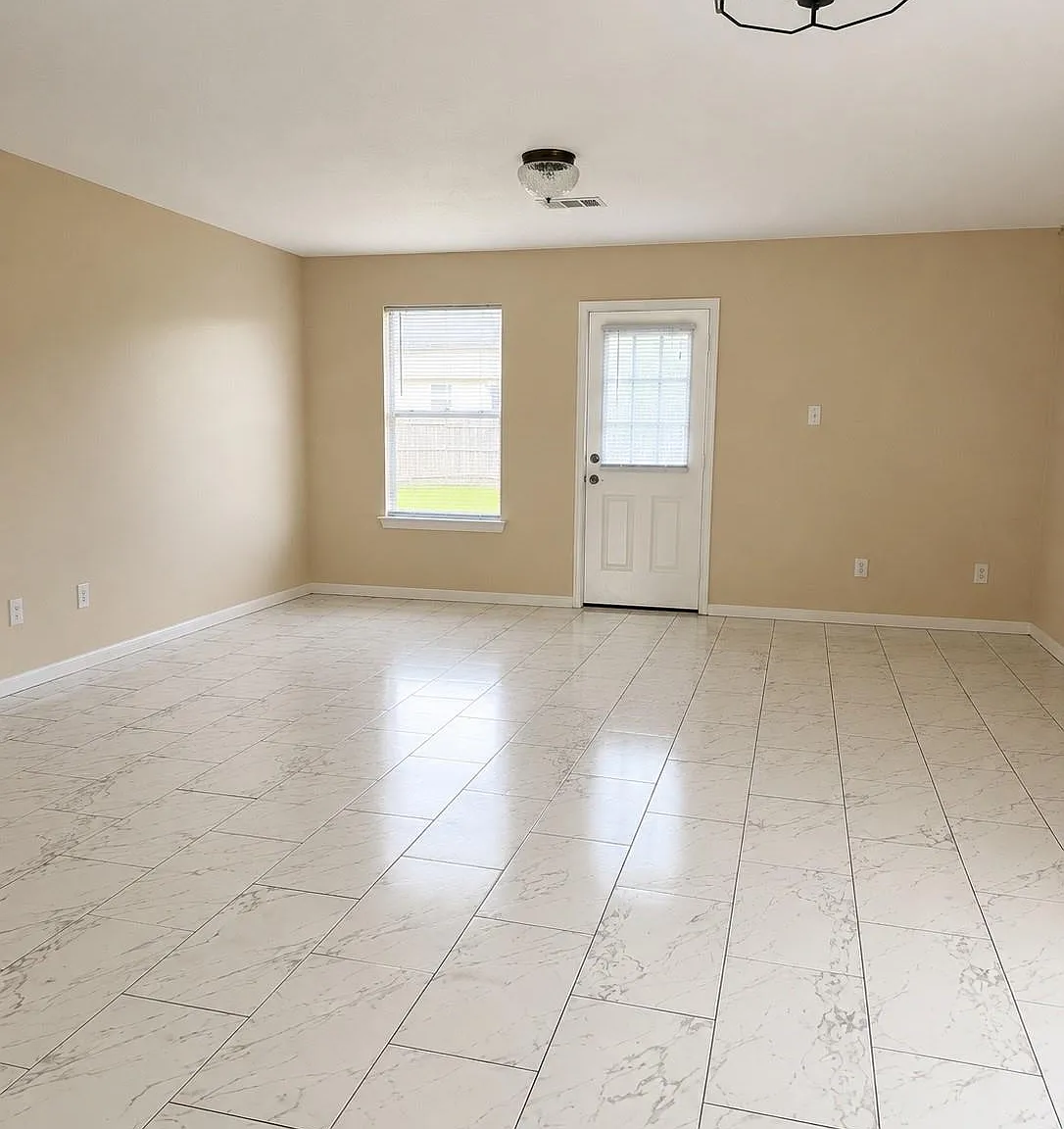 3 bed, 2.0 bath, 1565 sqft, $1,895 — Photo 3