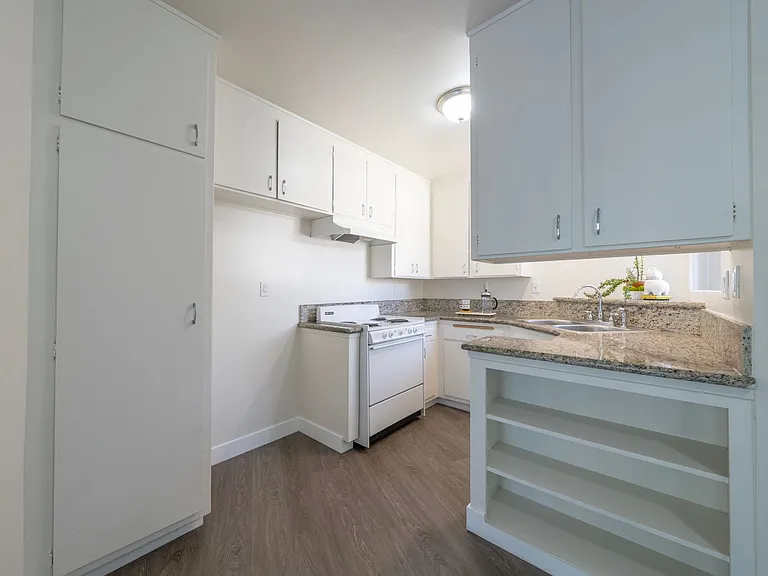 10725 Acama St — Photo 73