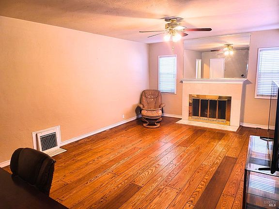 3rd image of 847 Lafayette Avenue