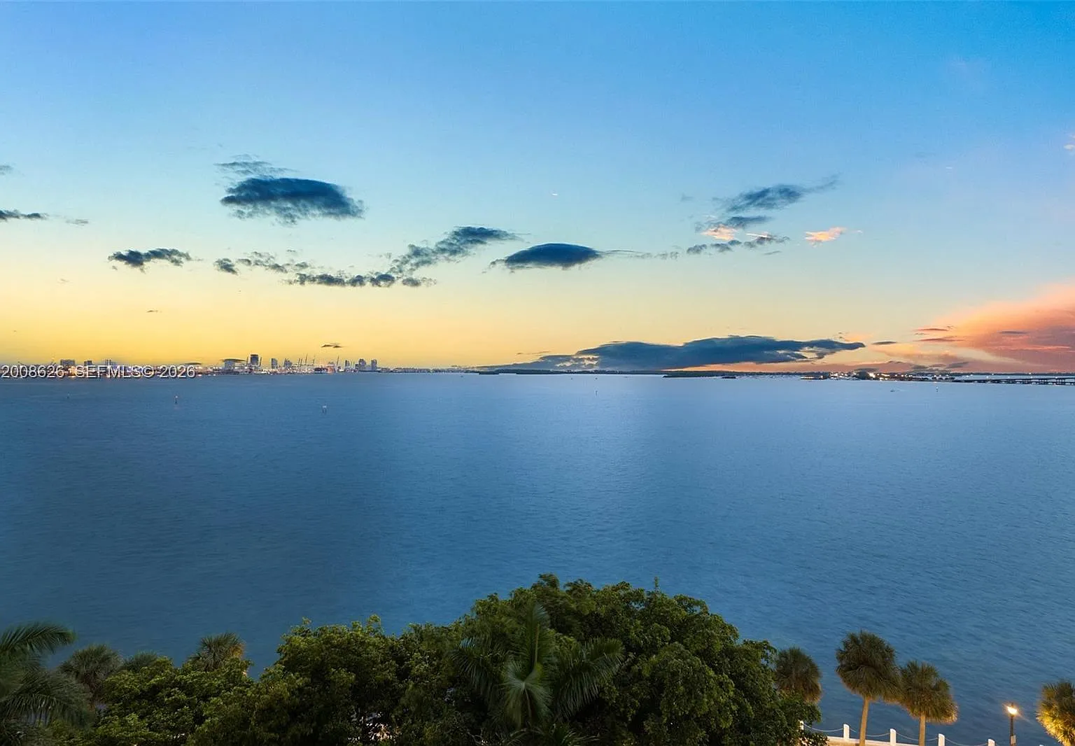 1420 Brickell Bay Dr — Photo 2