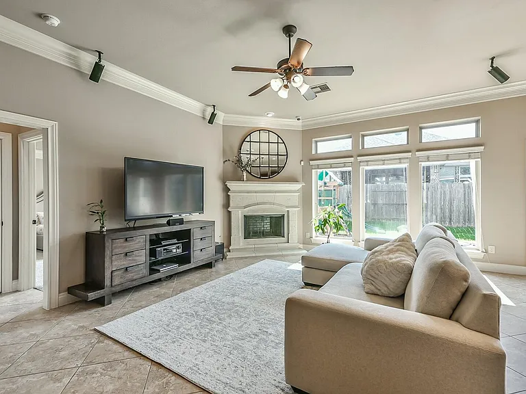 10323 Belvamera Rd — Photo 7