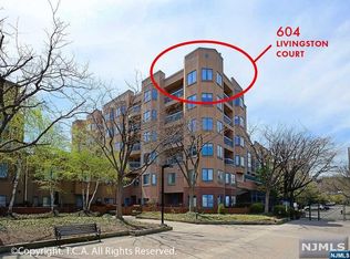 604 Livingston Ct, Edgewater, NJ 07020