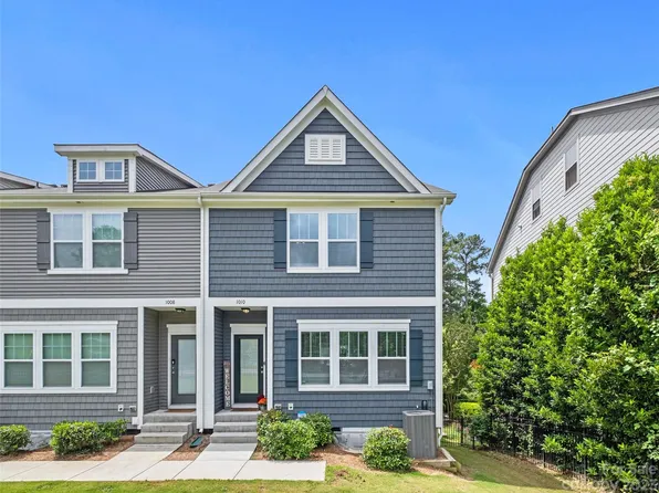 1010 Sharon Towns Dr, Charlotte, NC 28210