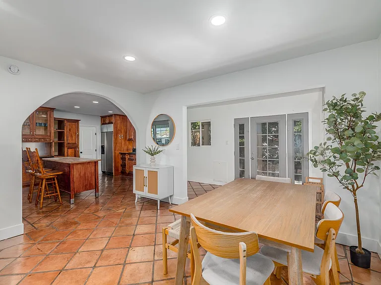 9501 Clybourn Ave — Photo 9
