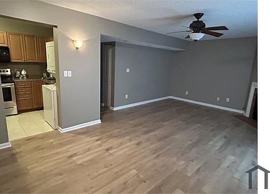 3rd image of 9119 N Swan Cir