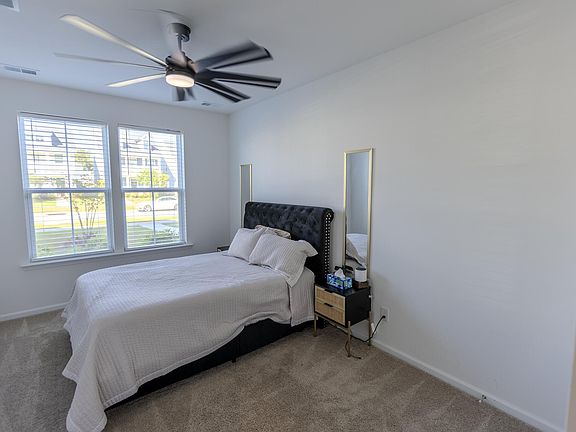 4th image of 170 Yorkshire Dr #8
