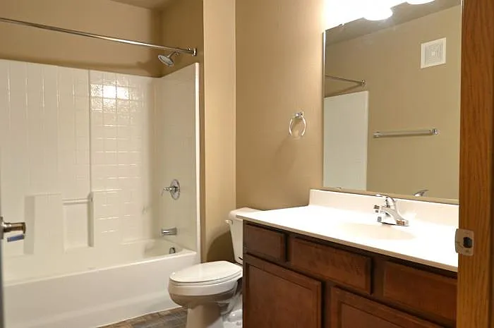 Sidney Apartments — Photo 51