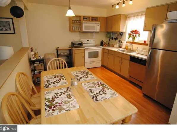 606 Meadow Woods Ln, Lawrence Township, NJ 08648