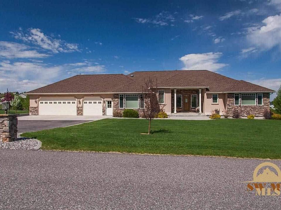 1st image of 127 McGee Dr